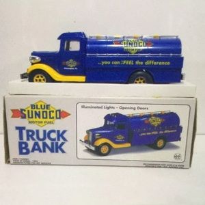 1993 blue Sunoco motor fuel track bank